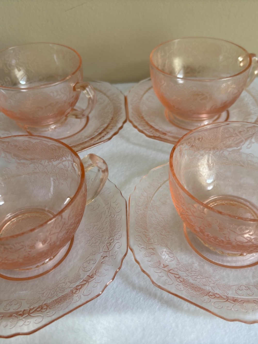 Four Hazel Atlas Pink Florentine No. 1 Poppy Cups & Saucers